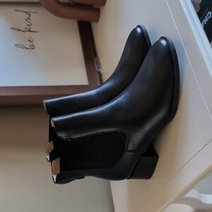 Journee Chelsea Boots